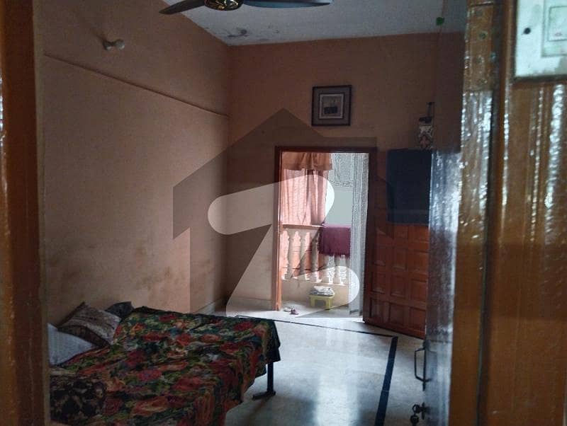 flat available for rent in Azam basti