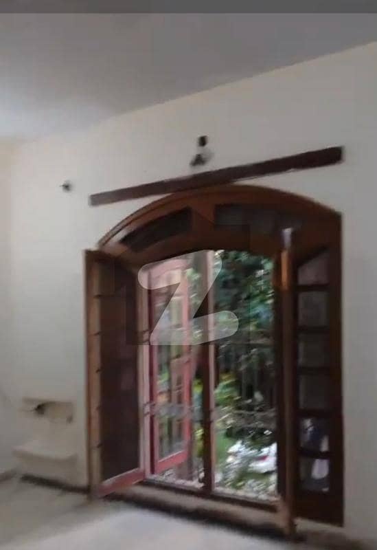 prime location house