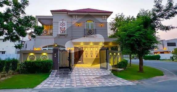 ڈی ایچ اے فیز 6 ڈیفنس (ڈی ایچ اے),لاہور میں 5 کمروں کا 1 کنال مکان 5.25 لاکھ میں کرایہ پر دستیاب ہے۔
