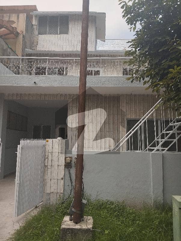 جی ۔ 8/2 جی ۔ 8,اسلام آباد میں 4 کمروں کا 5 مرلہ مکان 1.5 لاکھ میں کرایہ پر دستیاب ہے۔