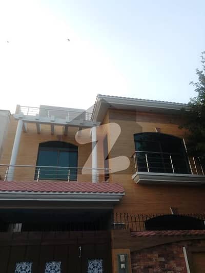 7 MARLA HOUSE AVAILABLE FOR RENT IN DHA PHASE 6.