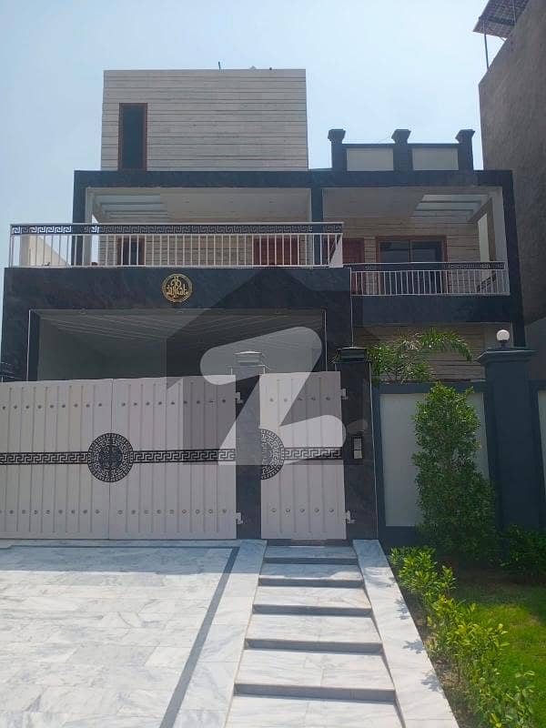 زی گارڈن کینال ایکسپریس,فیصل آباد میں 6 کمروں کا 10 مرلہ مکان 3.1 کروڑ میں برائے فروخت۔