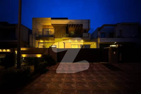 ڈی ایچ اے فیز 7 ڈیفنس (ڈی ایچ اے),لاہور میں 5 کمروں کا 1 کنال مکان 5.2 لاکھ میں کرایہ پر دستیاب ہے۔
