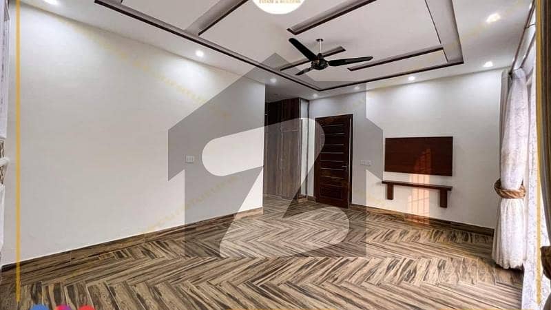 10 Marla beautiful house