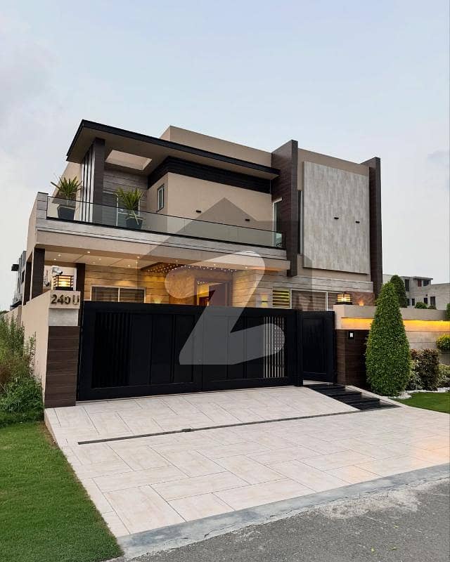 1 Kanal Luxury House Available For Rent