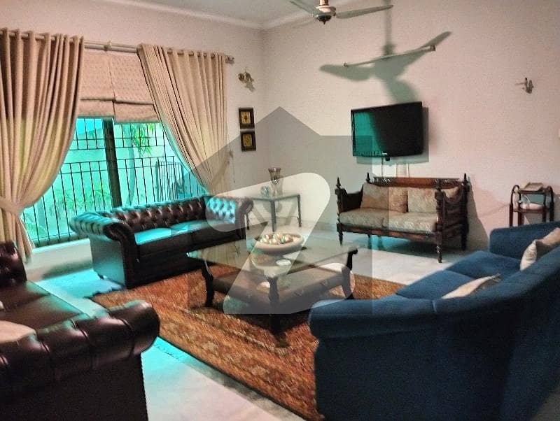 23 Marla Luxury House For Sale