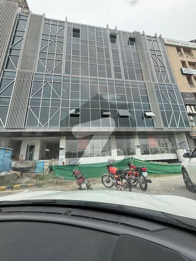 گلبرگ بزنس سنٹر گلبرگ گرینز,گلبرگ,اسلام آباد میں 2 مرلہ دفتر 2.8 کروڑ میں برائے فروخت۔