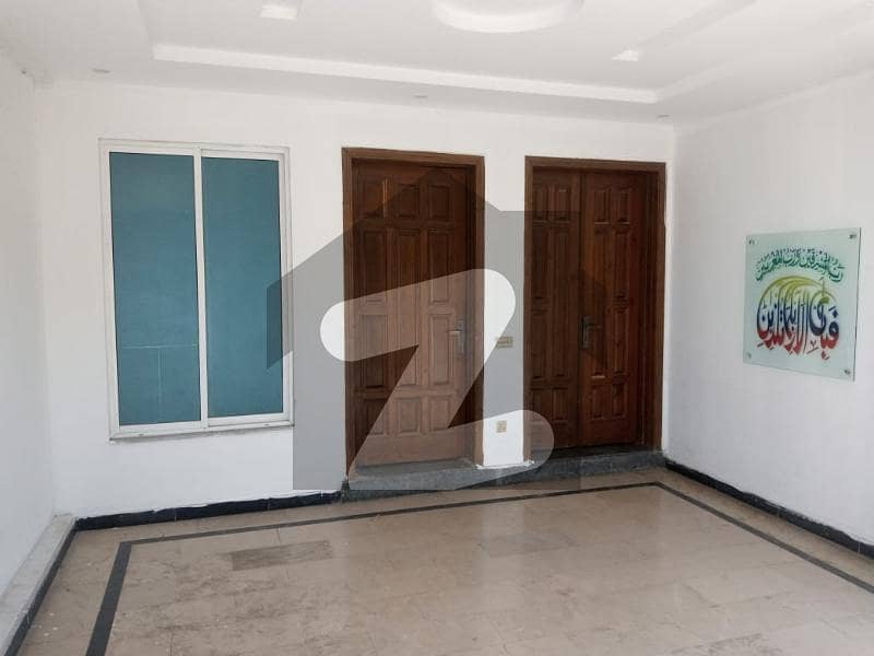 Portion avalible for rent in D-17 Islambad