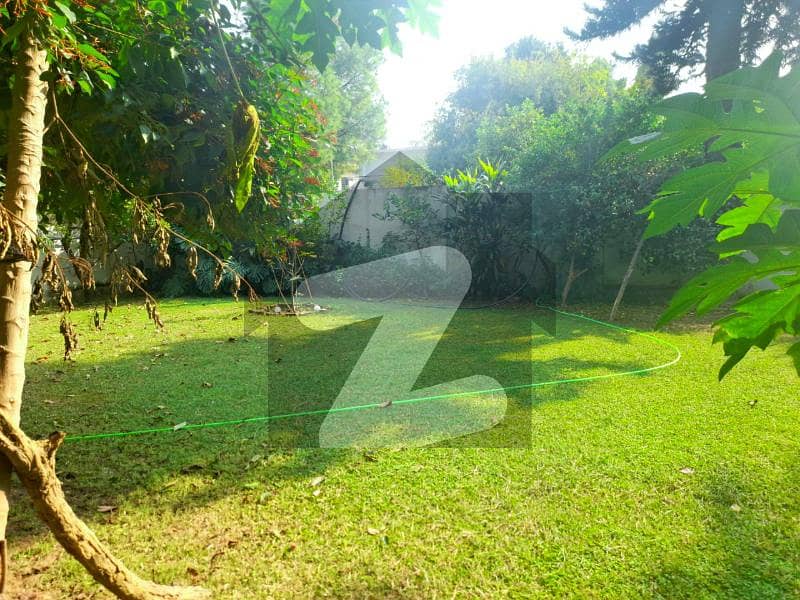Prime Location Old House is for SALE in F-6