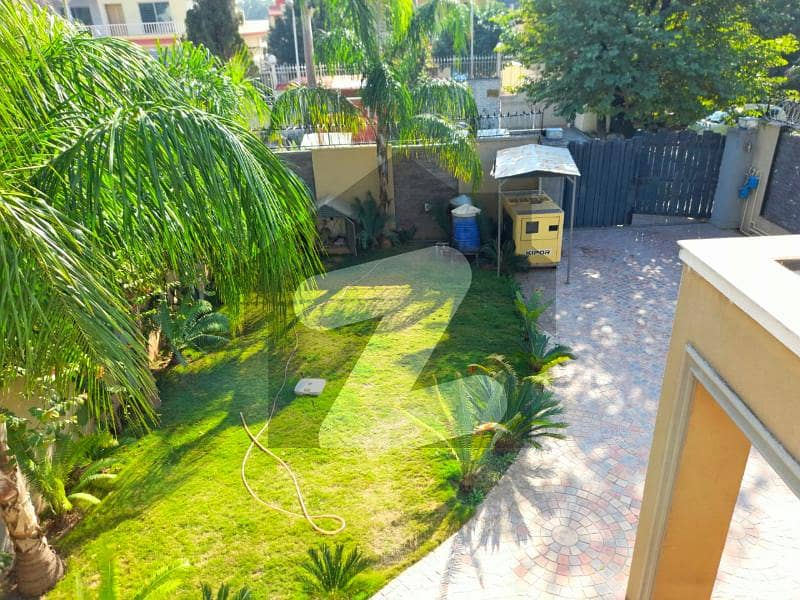 Investor Price Old House is for SALE in F-6