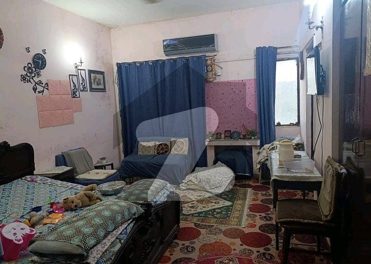 عسکری 3 عسکری,لاہور میں 4 کمروں کا 10 مرلہ مکان 3.9 کروڑ میں برائے فروخت۔