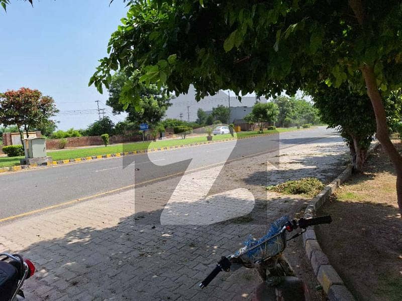 عبداللہ گارڈنز ایسٹ کینال روڈ,کینال روڈ,فیصل آباد میں 2 کنال رہائشی پلاٹ 14.0 کروڑ میں برائے فروخت۔
