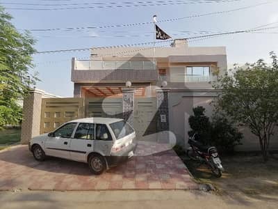 واپڈا ٹاؤن فیز 1 واپڈا ٹاؤن,ملتان میں 6 کمروں کا 1 کنال مکان 1.6 لاکھ میں کرایہ پر دستیاب ہے۔