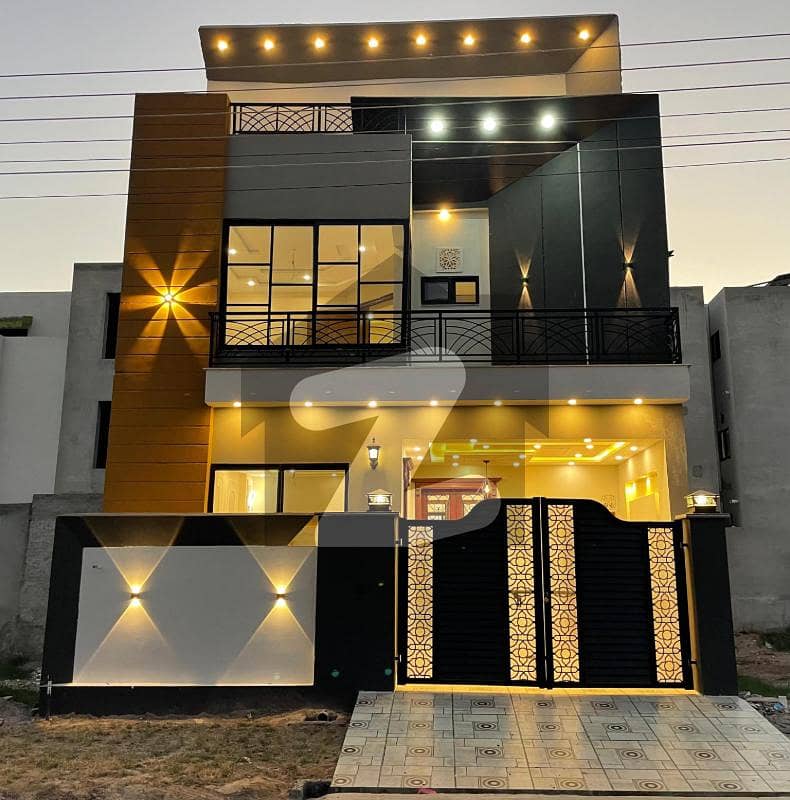 4 Marla Triple-Story Modern House Buch Villas, Multan