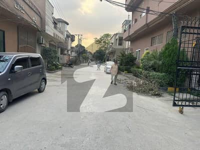 تاج باغ سکیم لاہور میں 10 مرلہ رہائشی پلاٹ 2.1 کروڑ میں برائے فروخت۔