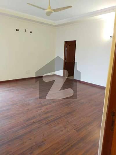 Facing Park 5 Bed House Sarwar Colony