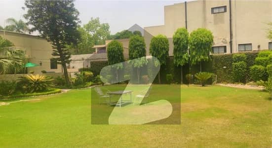 کینٹ لاہور میں 9 کنال رہائشی پلاٹ 10.3 ارب میں برائے فروخت۔