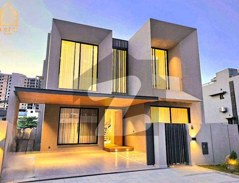 Ultra Modern Designer House With Back Open To 100Ft Boulevard Ultra Modern Designer House With Back Open To 100Ft Boulevard