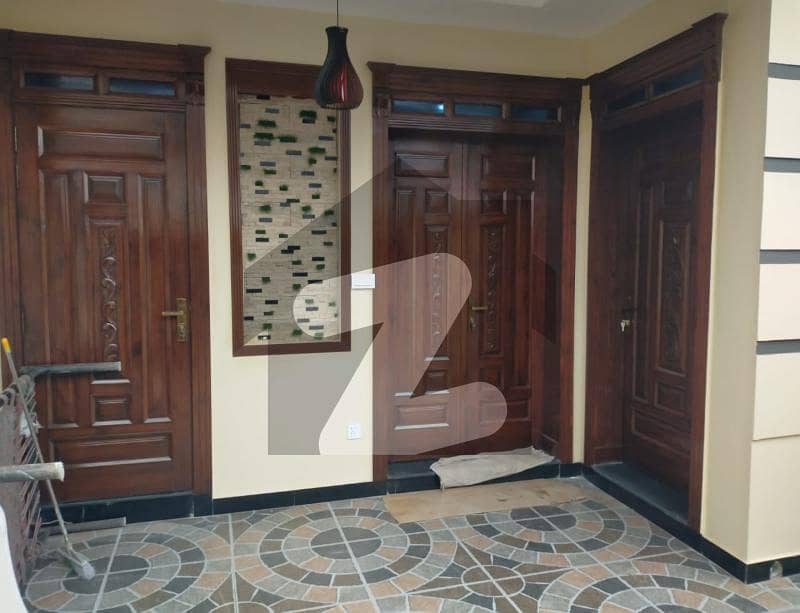 جی ۔ 13 اسلام آباد میں 4 کمروں کا 4 مرلہ مکان 3.9 کروڑ میں برائے فروخت۔