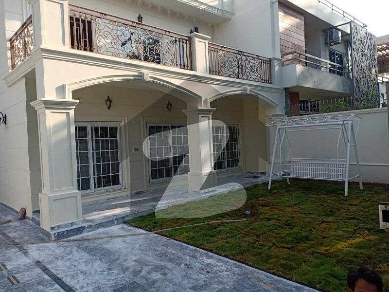 ایف ۔ 7 اسلام آباد میں 5 کمروں کا 1 کنال مکان 26.5 کروڑ میں برائے فروخت۔