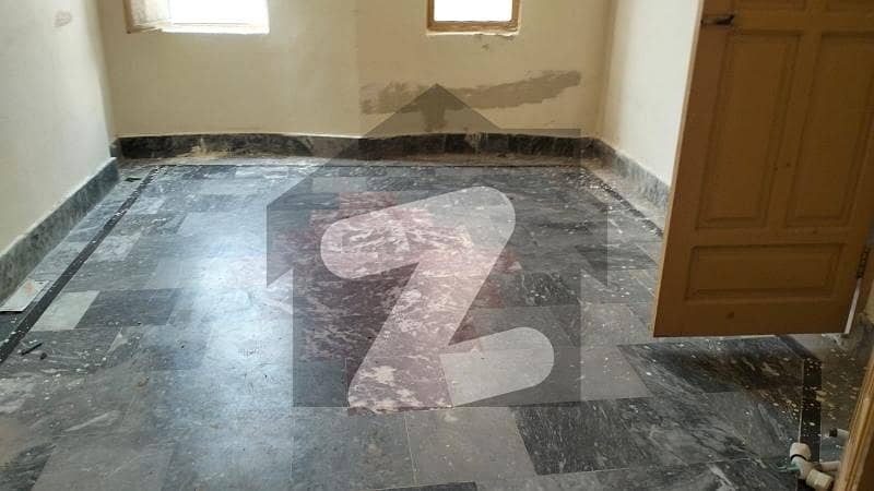 گلبرگ پشاور میں 3 کمروں کا 2 مرلہ مکان 25.0 ہزار میں کرایہ پر دستیاب ہے۔