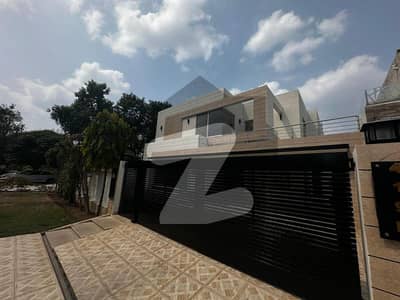 1 Kanal Elegant And Fully Maintained Super Hot Located Bungalow With Full Basement Is Available In The K Block Of Phase 5 DHA Lahore