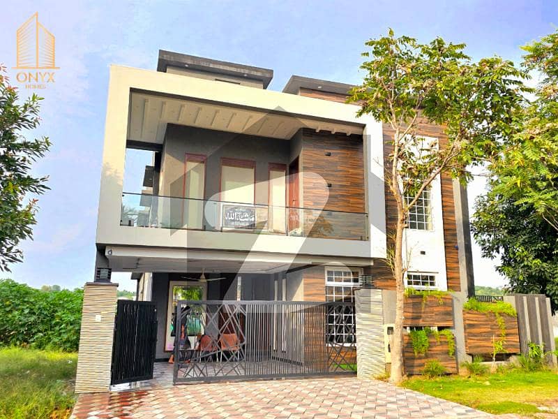 Designer 15 Marla House In Bahria Overseas
