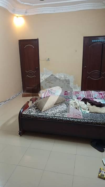 ONE ROOM FOR BACHELOR OR COUPLE