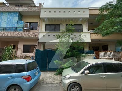 On Excellent Location 800 Square Feet House In G-11 For sale