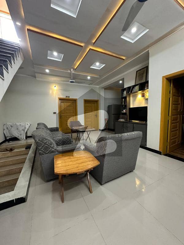 سوان گارڈن اسلام آباد میں 5 کمروں کا 7 مرلہ مکان 2.65 کروڑ میں برائے فروخت۔