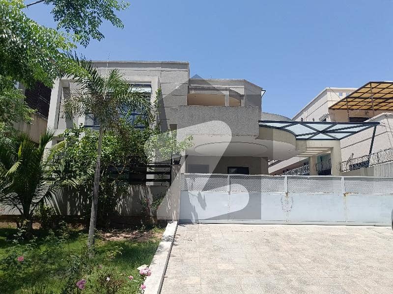 ایف ۔ 7 اسلام آباد میں 4 کمروں کا 1 کنال مکان 3.8 لاکھ میں کرایہ پر دستیاب ہے۔