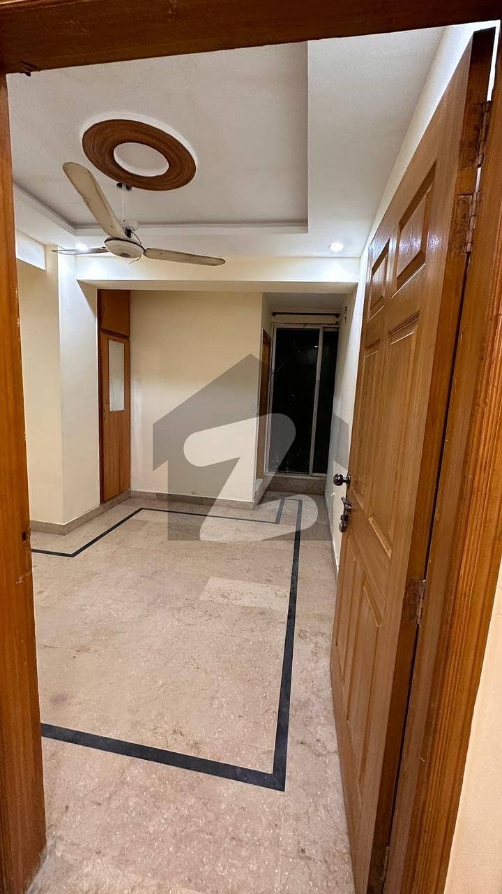 ای ۔ 11/3 ای ۔ 11,اسلام آباد میں 2 کمروں کا 3 مرلہ فلیٹ 95.0 لاکھ میں برائے فروخت۔