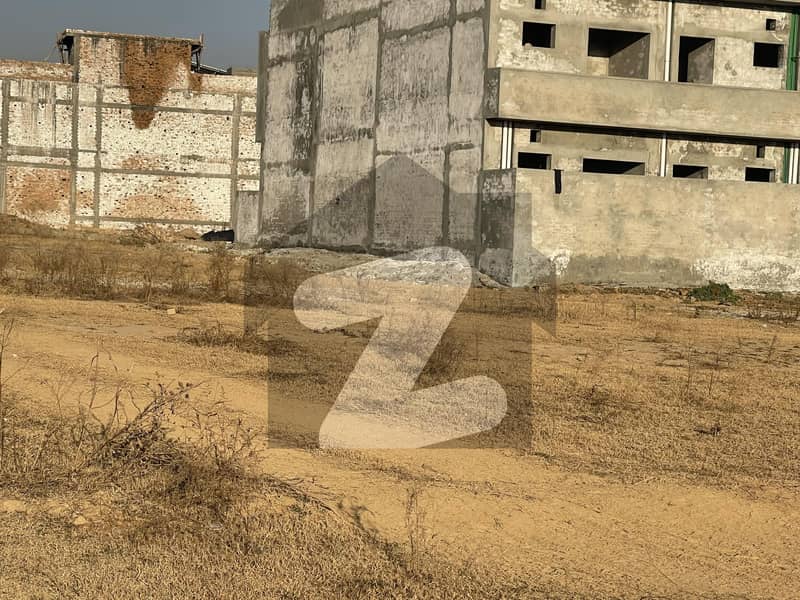 Beautiful 7m plot for construction