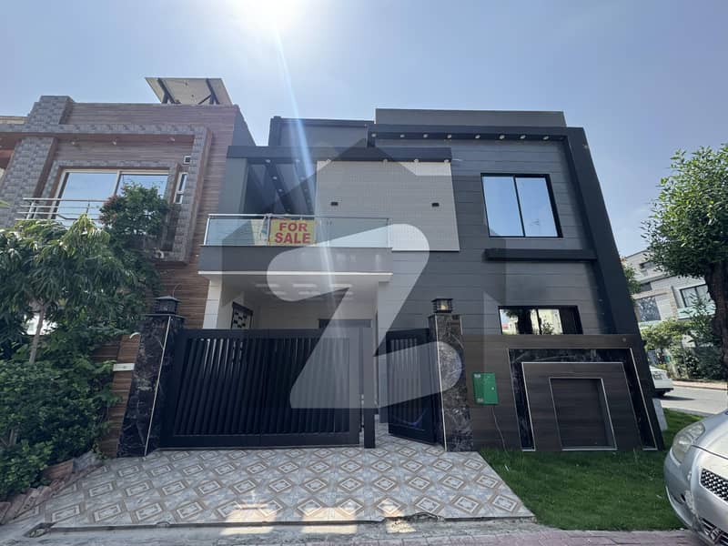 Stunning Brand New 5.33 Marla House For Sale With 3 Bedrooms corner house