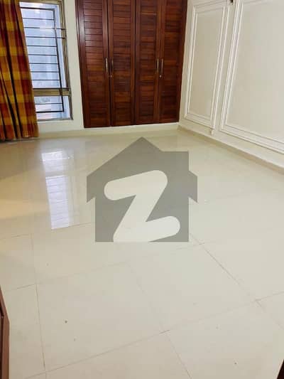 Flat Sized 2700 Square Feet Available In Bath Island