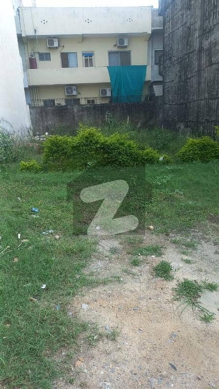 جی ۔ 13 اسلام آباد میں 7 مرلہ رہائشی پلاٹ 4.4 کروڑ میں برائے فروخت۔