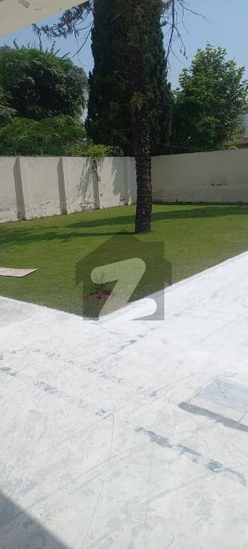Luxurious 1 Kanal Full House Available For Rent In F8 Luxurious 1 Kanal Full House Available For Rent In F8