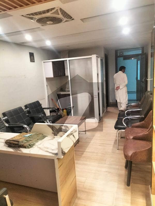 ایف ۔ 10 مرکز ایف ۔ 10,اسلام آباد میں 2 مرلہ Studio دفتر 2.3 کروڑ میں برائے فروخت۔