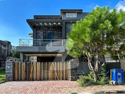 Investor Rate 10 Marla Designer House