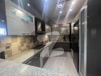 3bed drawing dining well maintained building with lift standby Generator and car parking main dhoraji just opposite Agha Khan Hospital more details on call