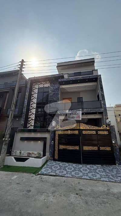 الرحمان گارڈن فیز 2 الرحمان گارڈن,لاہور میں 6 کمروں کا 5 مرلہ مکان 2.4 کروڑ میں برائے فروخت۔