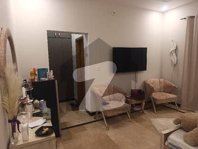INDEPENDENT GROUND CORNER PORTION AVAILABLE FOR RENT o