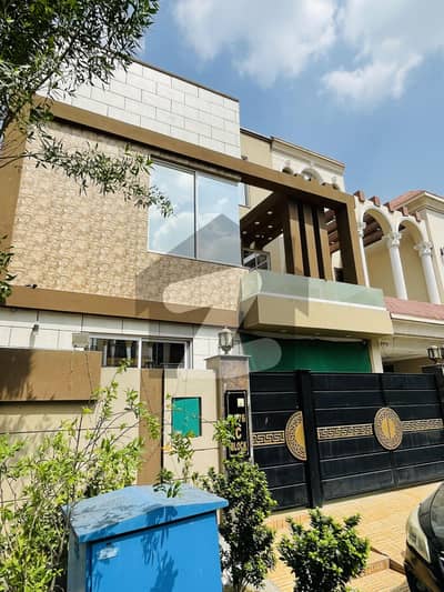 5MARLA USED HOUSE ONLY 1YEARS  OWNER BUILD  IN BAHRIA ORCHARD  C BLOCK NEAR PARK NEAR MASJID