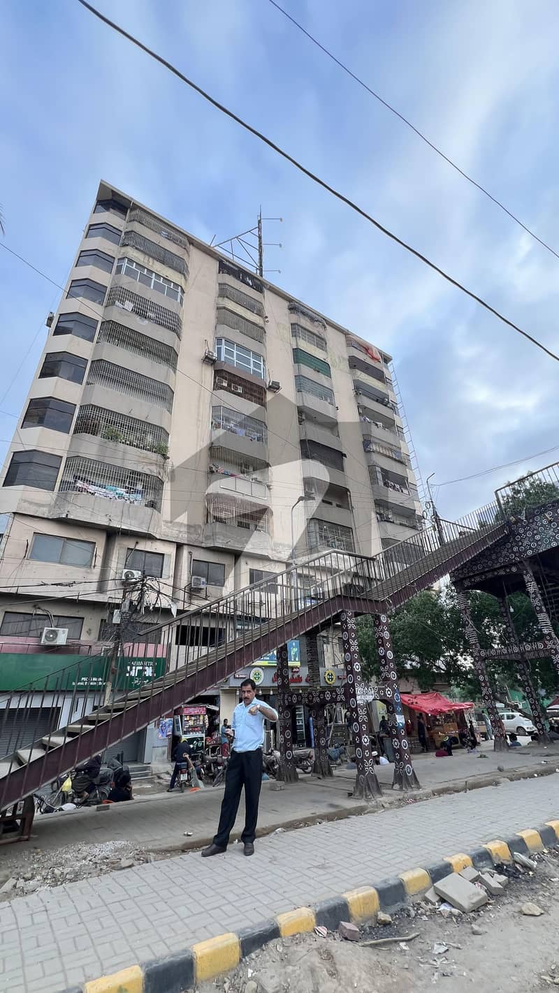 شاہراہِ فیصل کراچی میں 2 کمروں کا 5 مرلہ فلیٹ 1.6 کروڑ میں برائے فروخت۔