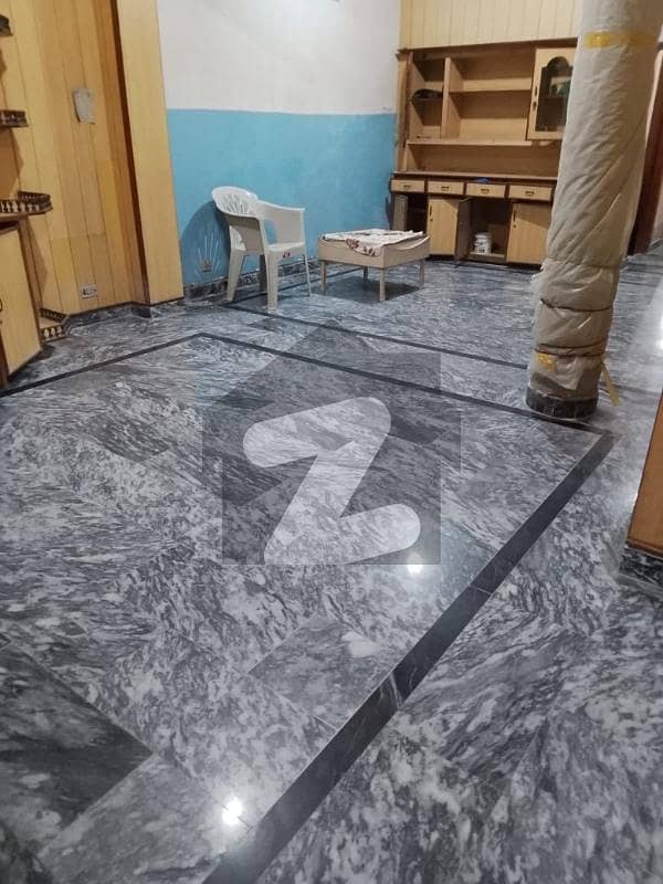 گلبرگ 2 گلبرگ,لاہور میں 3 کمروں کا 12 مرلہ بالائی پورشن 1.6 لاکھ میں کرایہ پر دستیاب ہے۔