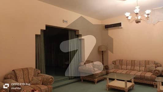 BUNGALOW IN MOST WANTED LOCATION, WALKING DISTANCE HILAL PARK, HEIGHTED LOCATION