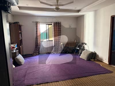 Flat, Good location, Students Hostel, Furnished, Flat Room for Rent