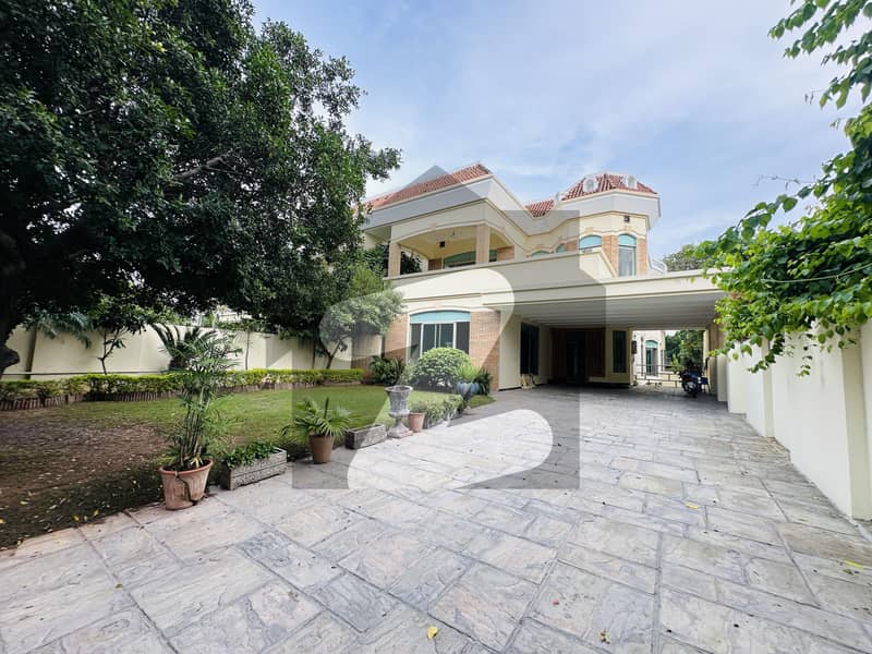 Beautiful Main Road House For Rent in F-6