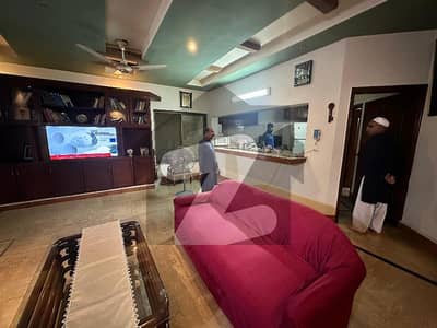 1 KANAL USED LIKE BRAND NEW HOUSE FOR SALE ONE CALL DEAL DONE