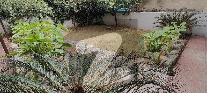 ای ۔ 12 اسلام آباد میں 1 کنال رہائشی پلاٹ 5.5 کروڑ میں برائے فروخت۔
